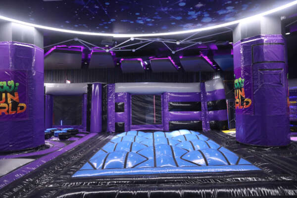 Inflatable Trampoline 60 min