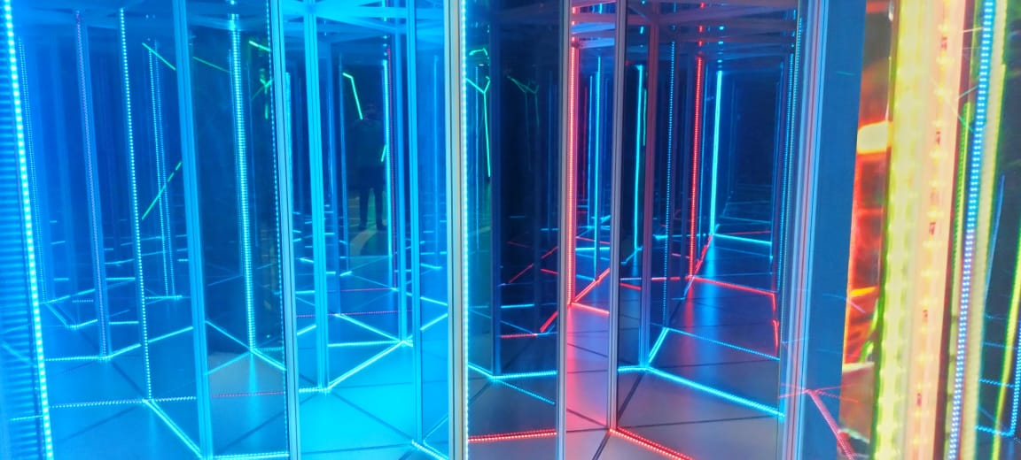 Mirror Maze