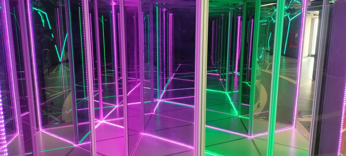 Mirror Maze